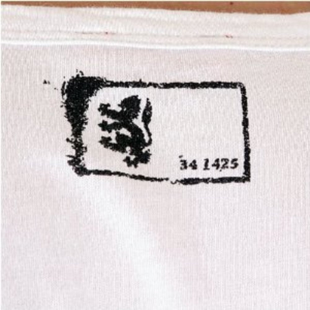 White short-sleeve t-shirt