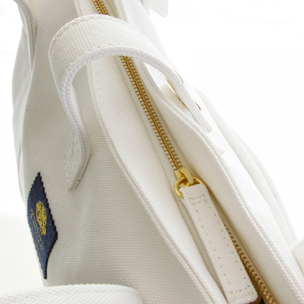 Versatile Unisex White Canvas Hand Carry Bag