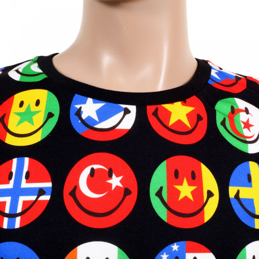 Mens Multi Color Printed Smiley Face World Flags Short Sleeve Crew Neck T-Shirt