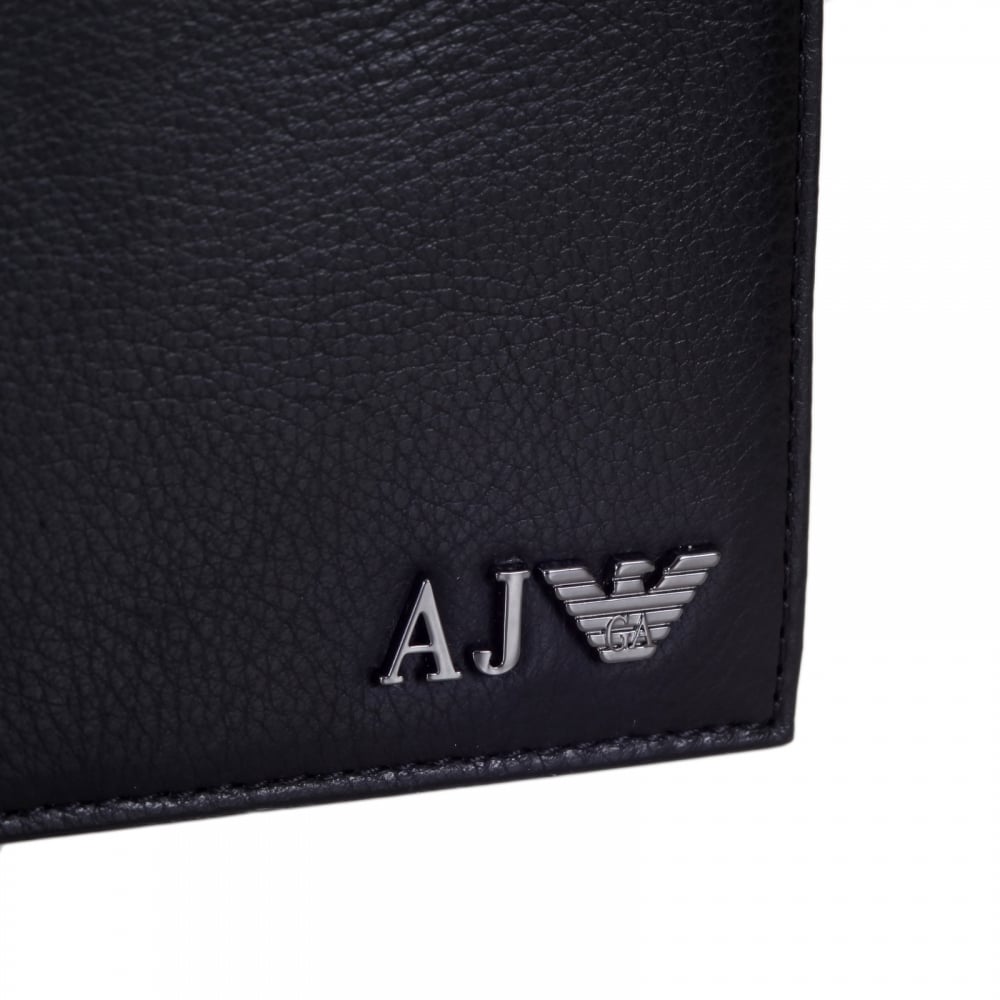 Mens Black Grain Leather 06V57 Q7 Double Billfold Wallet with Metal Logo