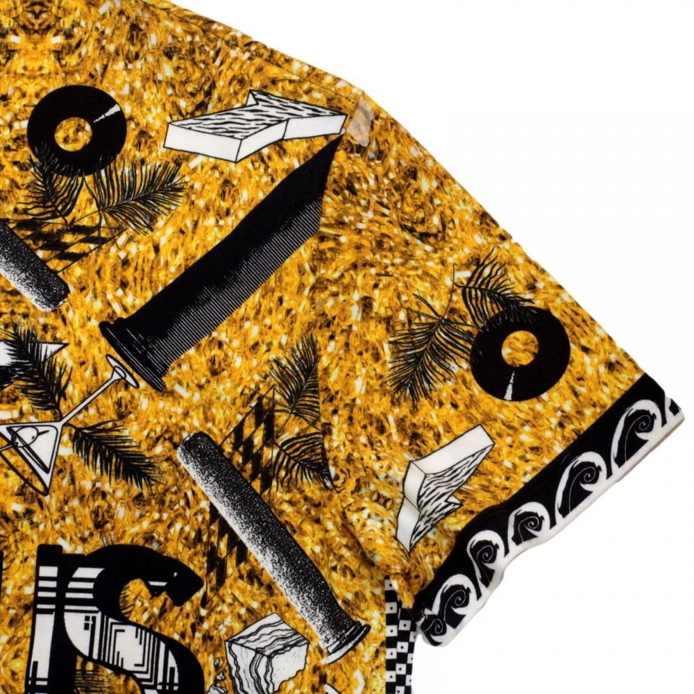Mens Slimmer Fit Stretch Cotton Made Short Sleeve Crew Neck T Shirt with Custom Gold and Black Print
